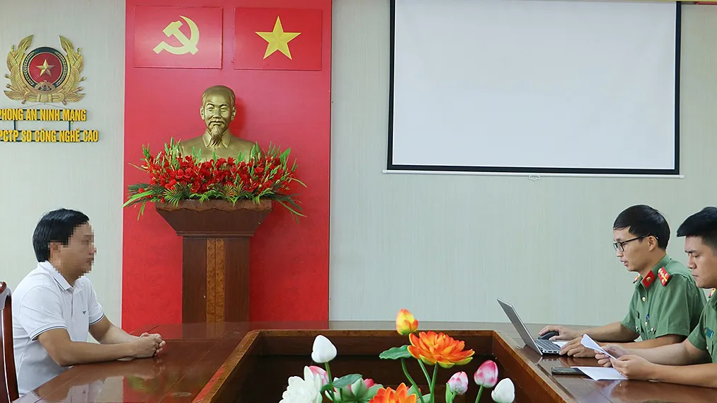 Bị phạt 15 triệu đồng vì đăng video cắt ghép 'Hà Tĩnh vỡ đê'