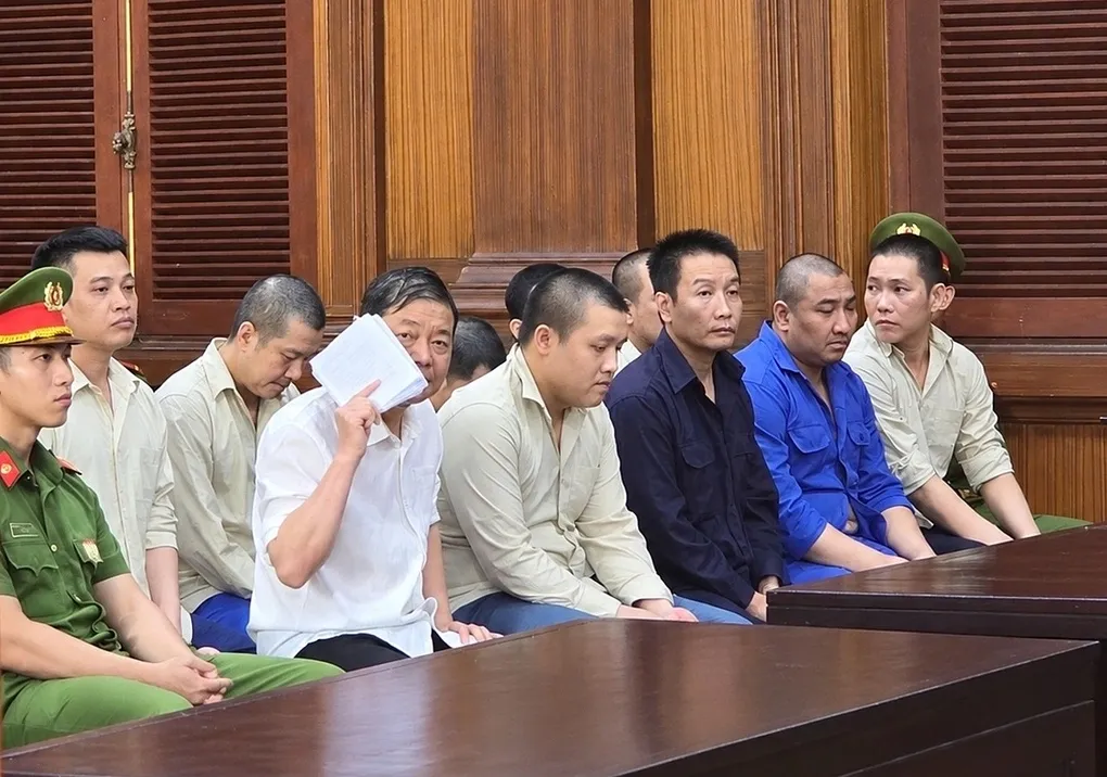Các bị cáo tại tòa hôm nay. Ảnh: Bình Nguyên