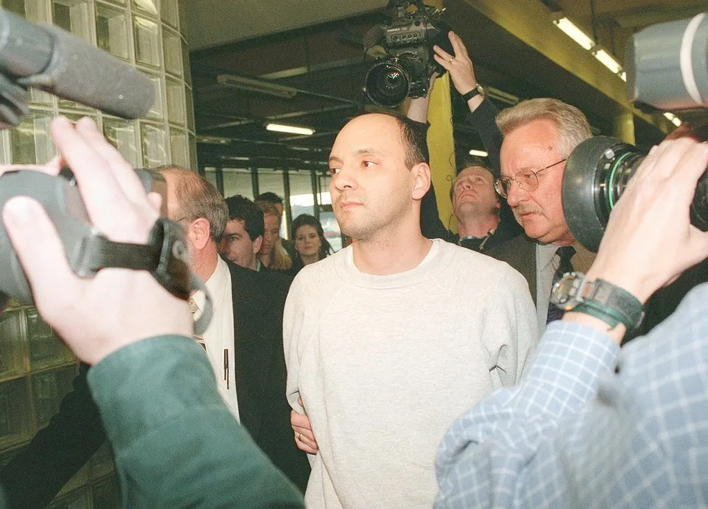 Andrew Urdiales bị bắt tại Chicago năm 1997. Ảnh: Chicago Sun-Times
