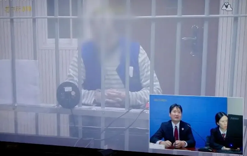 Ông Lý Kim Bảo khai nhận tội lỗi trong phòng thẩm vấn. Ảnh: Knews
