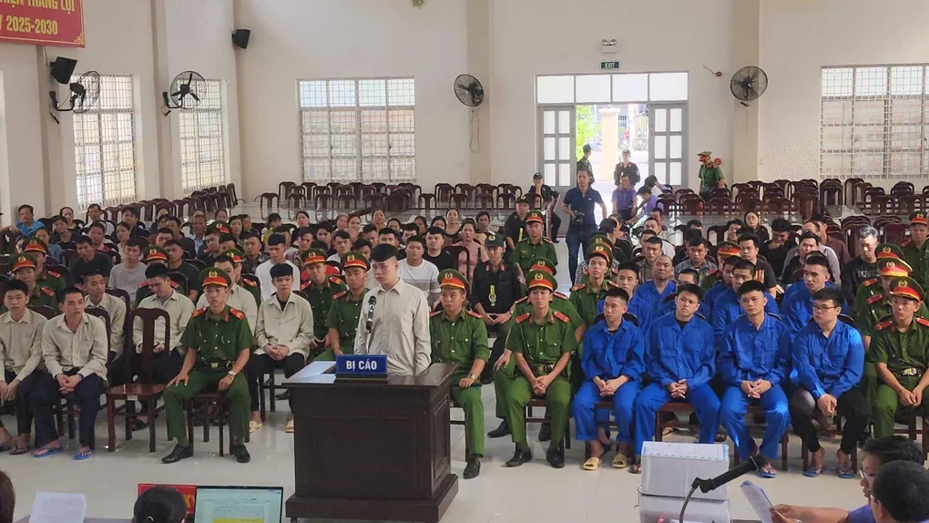 Các bị cáo tại tòa. Ảnh: Nam An