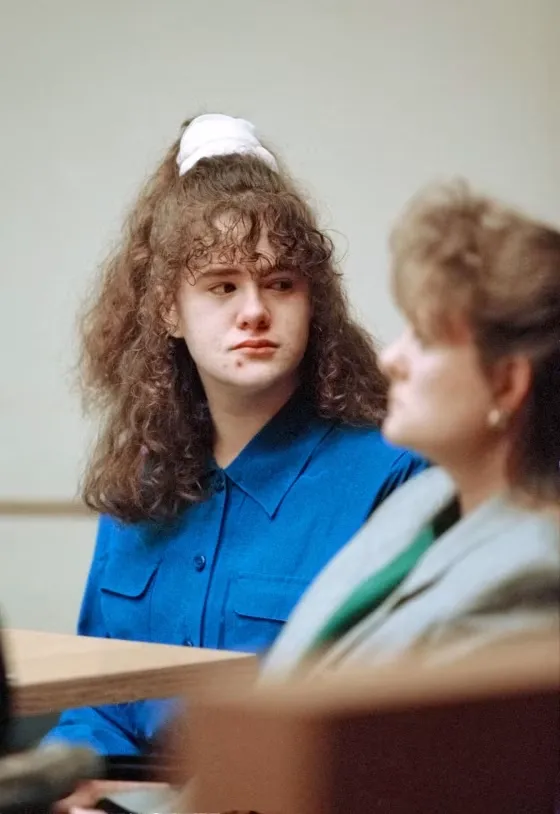 Christa Pike sau khi nghe phán quyết có tội năm 1996. Ảnh: USA Today