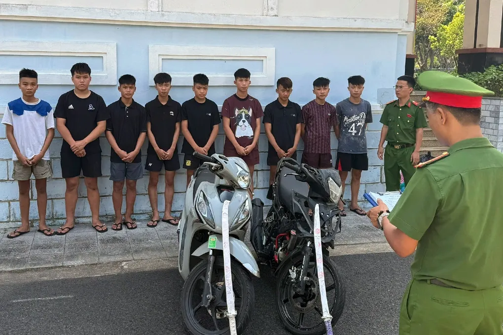 Tám thanh thiếu niên và một thiếu niên liên quan vụ việc. Ành: Thành Huynh