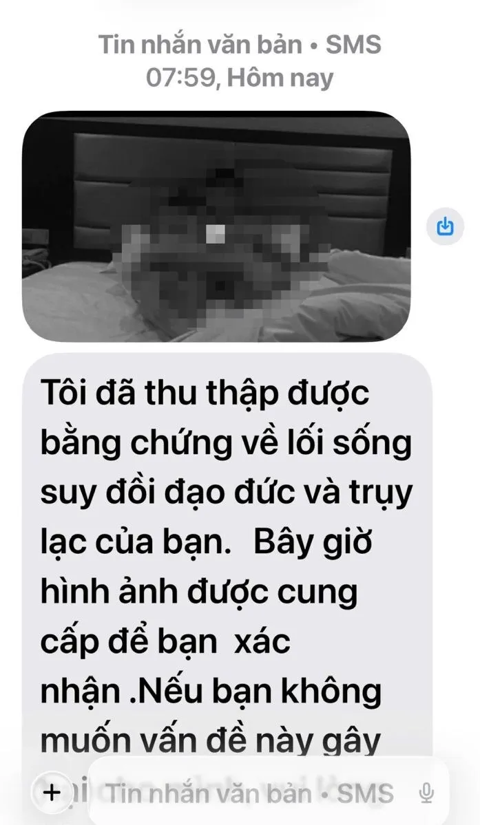 Một trong số tin nhắn đe doạ tống tiền. Ảnh: Công an cung cấp