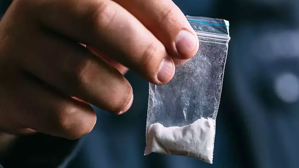 Ép con nợ bỏ heroin vào túi rồi quay clip, uy hiếp buộc trả 700 triệu đồng