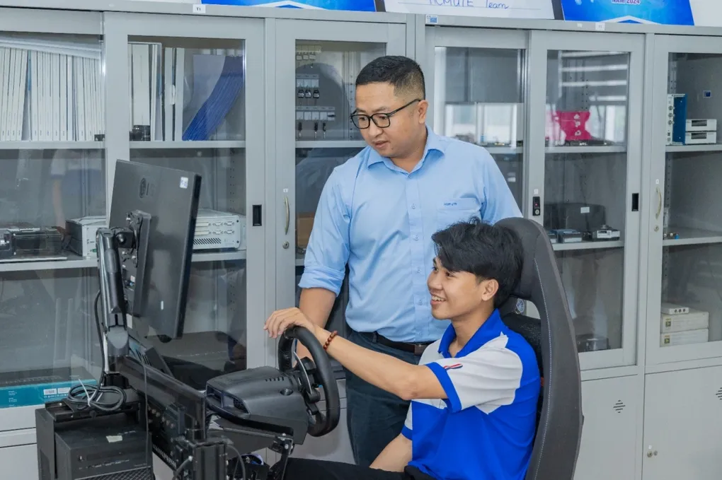 Một buổi học thực hành tại trường. Ảnh: HCM-UTE