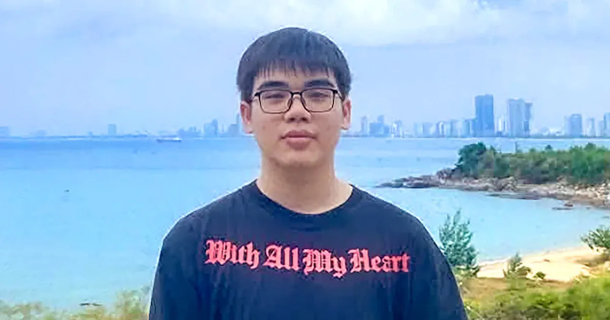 Khen thưởng nam sinh lớp 12 quật ngã 2 kẻ trộm chó mang hung khí