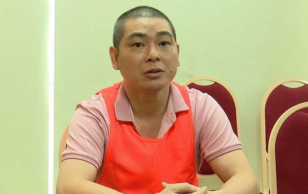 Lương Song Hào tại cơ quan điều tra. Ảnh: Công an cung cấp