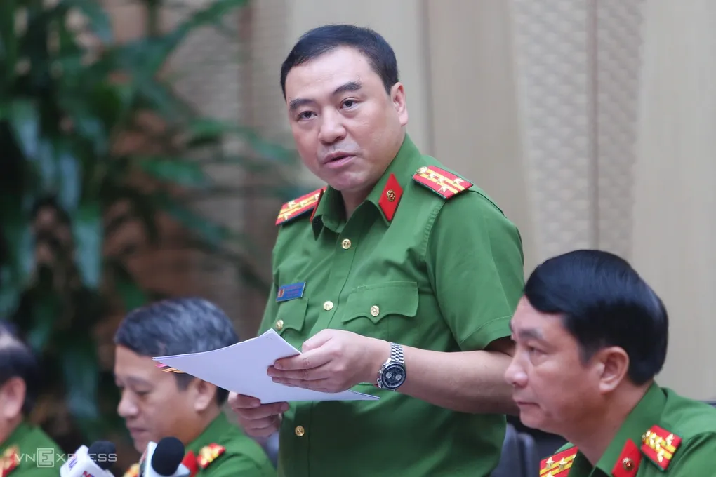 Phó cục trưởng C03 thông tin tại họp báo. Ảnh: Phạm Dự