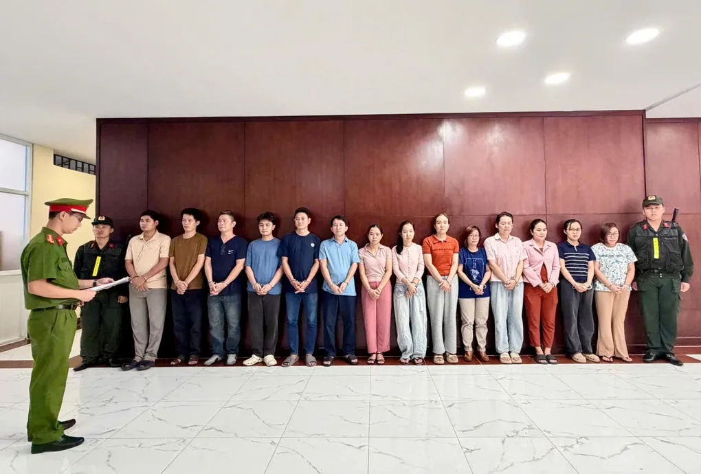 Các bị can tại cơ quan điều tra. Ảnh: Công an TP HCM
