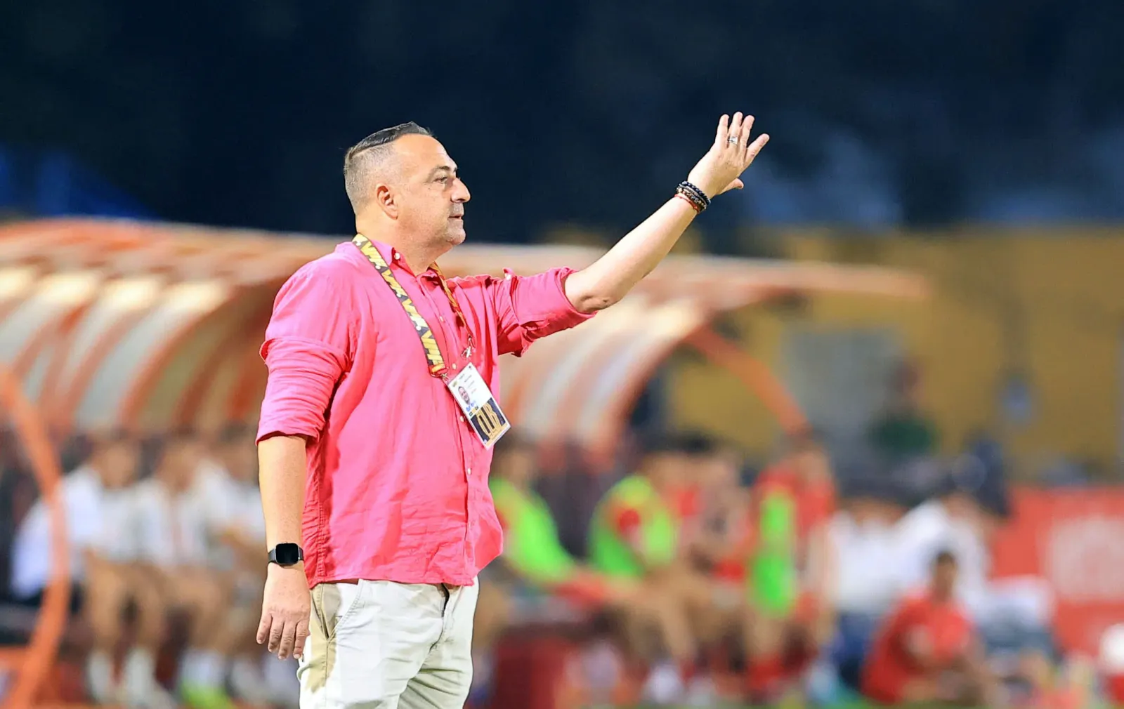 Nhiều HLV trưởng và trợ lý bị cấm làm nhiệm vụ ở vòng 6 V-League 2026-2027 - Ảnh 2.
