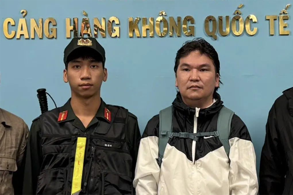 Erdenemukh Barkhas (Mông Cổ) khi bàn giao tại sân bay quốc tế Đà Nẵng. Ảnh: Thành Huynh