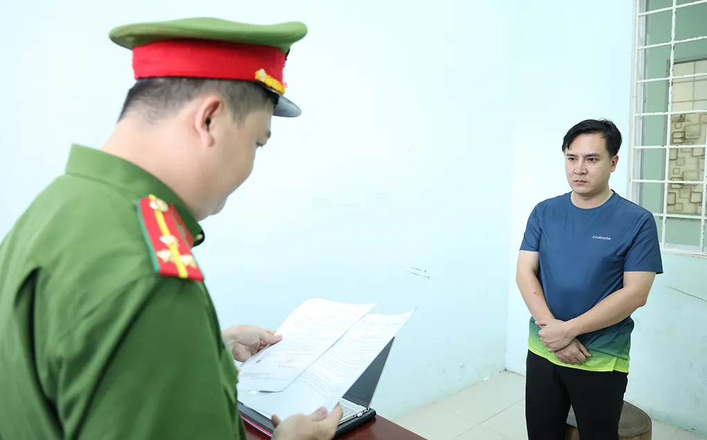 Quới tại cơ quan điều tra. Ảnh: Tiến Tầm