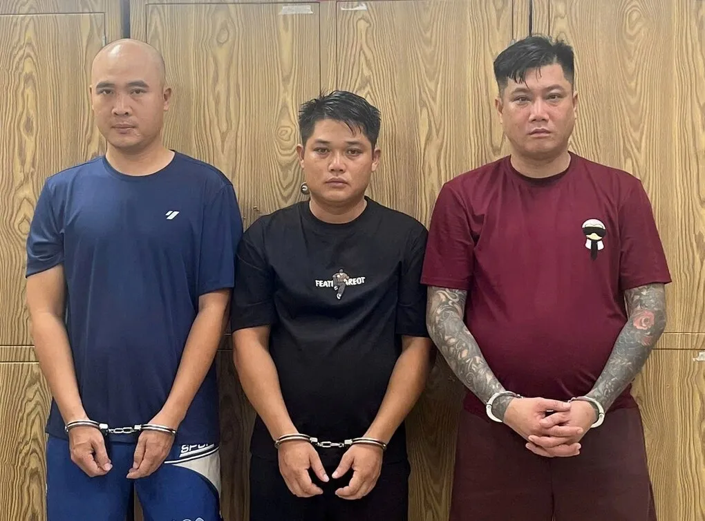 Phùng Văn Huy, Nguyễn Hữu Lợi và Đinh Ngọc Quý khi bị bắt. Ảnh: CACC