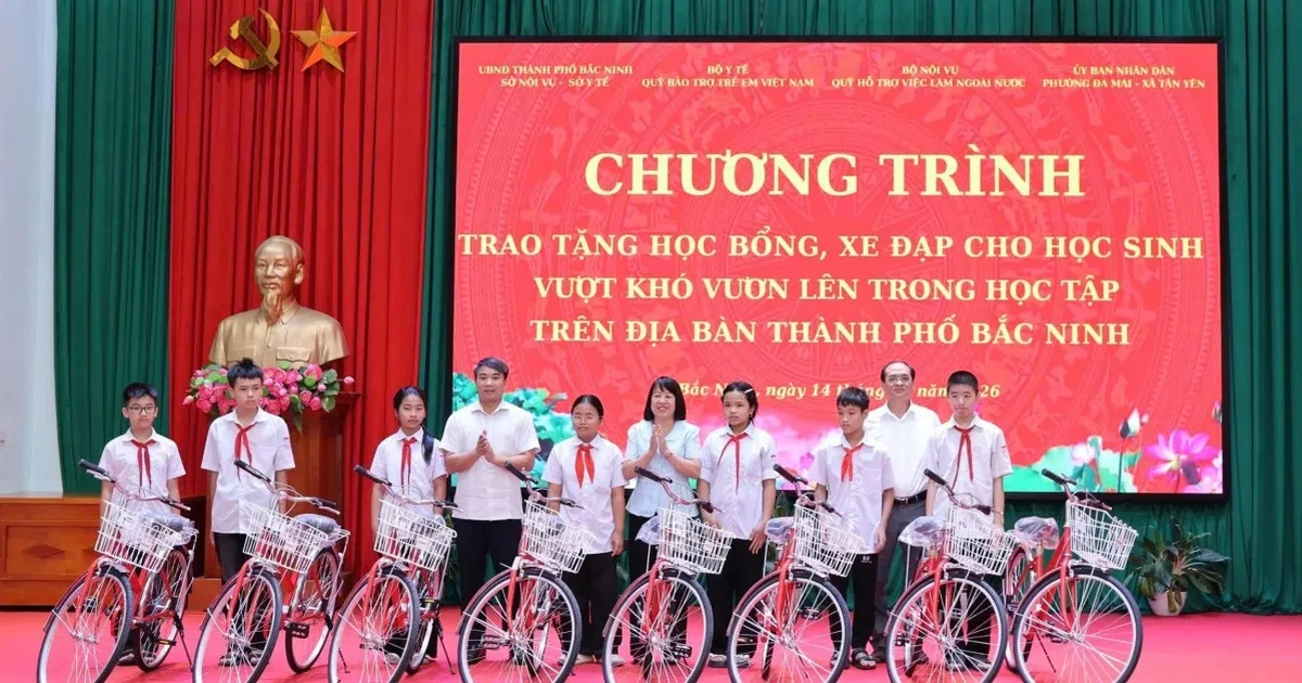 Trao học bổng, xe đạp tặng 80 học sinh khó khăn tại Bắc Ninh
