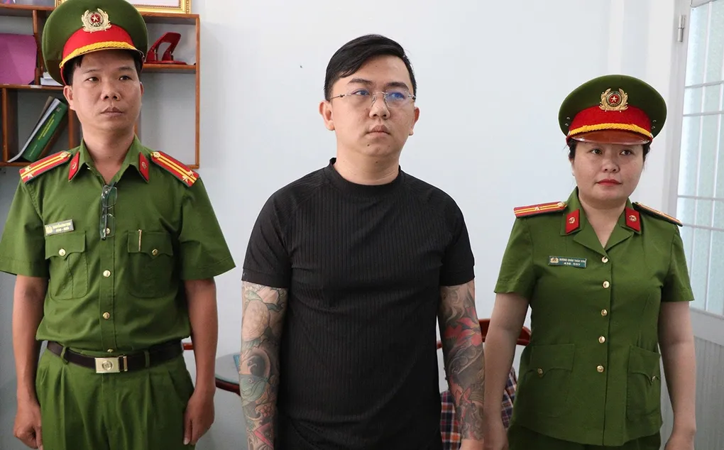 Nguyễn Ngọc Thuận khi bị bắt tạm giam. Ảnh: Công an Vĩnh Long
