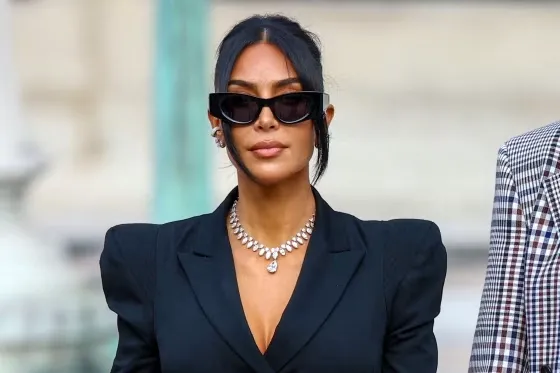 Kim Kardashian rời tòa án ở Paris, tháng 5/2025. Ảnh: Reuters