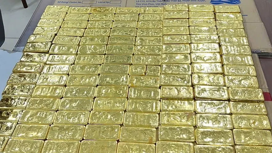 'Bóng hồng' của Mr Pips mua trăm cân vàng giấu giúp bạn trai