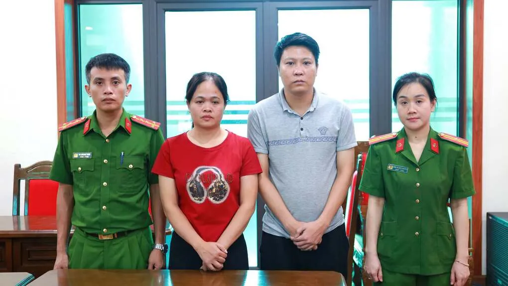 Hai người vừa bị khởi tố. Ảnh: Công an cung cấp