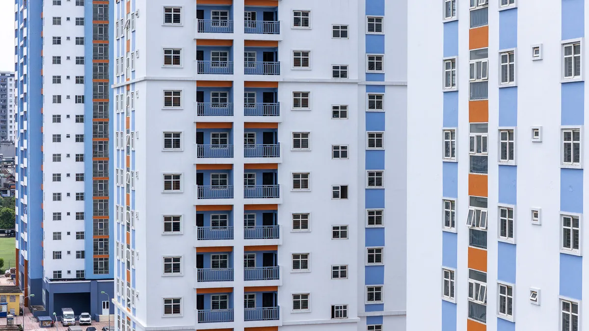 Căn hộ chung cư chưa có sổ đỏ, tặng cho con thế nào là tiện nhất?